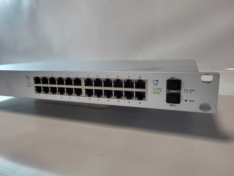 UniFi US-24-500w 24 Port Gigabit PoE Network Switch READ  -