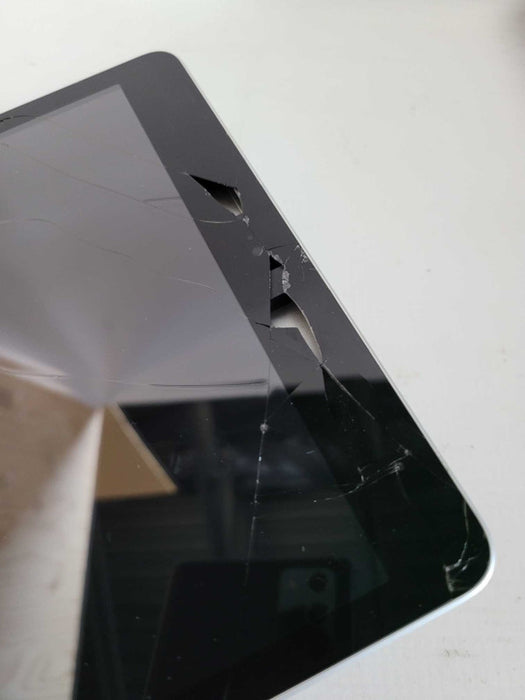 iPad 9th Gen 64GB - READ