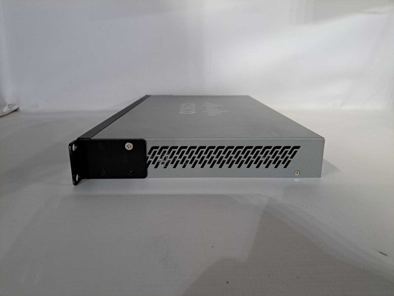 Cisco SG300-28P 28-Port Gigabit PoE Managed Switch SRW2024P-K9 )