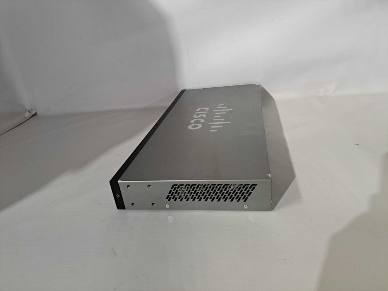 Cisco SG300-20 20 Port Gigabit Ethernet Managed Switch )