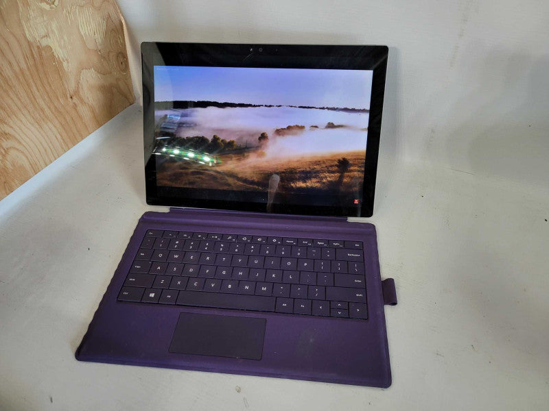 Microsoft Surface 4 - i5-6300U 2.4GHz, 4GB RAM, 128GB SSD