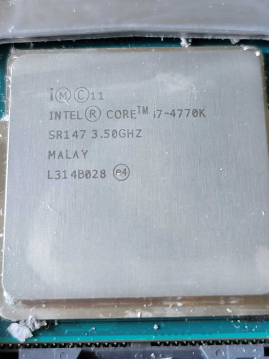Core i7-4770K @ 3.5GHz - ASUS Z87M - 8GB DDR3 (COMBO)