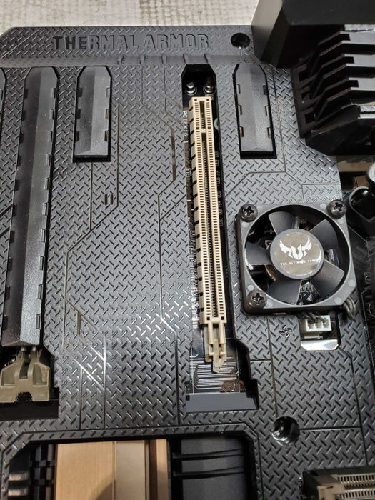 Asus Sabertooth Z87 Motherboard with i7-4770 @ 3.40 GHZ 8GB DDR3 *READ*