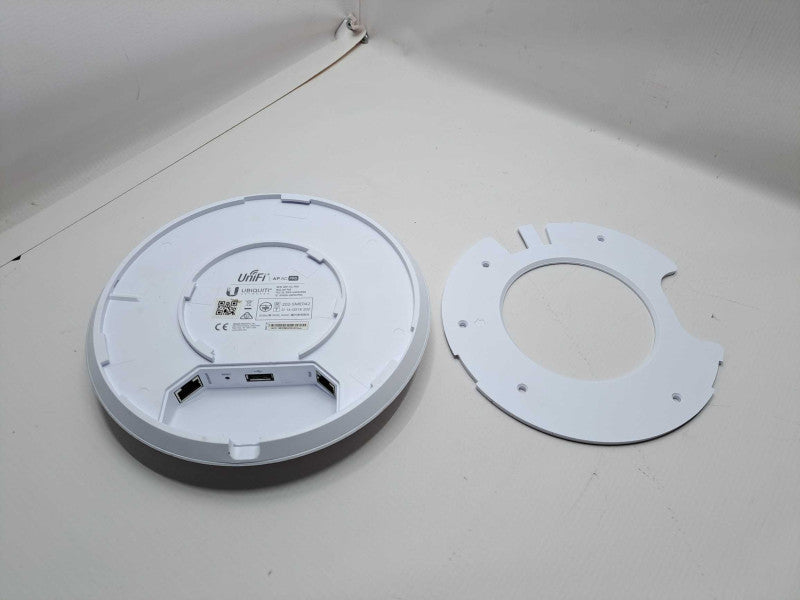 Ubiquiti Unifi AP-AC-PRO Dual Radio Wi-Fi Access Point with Mounting Bracket )