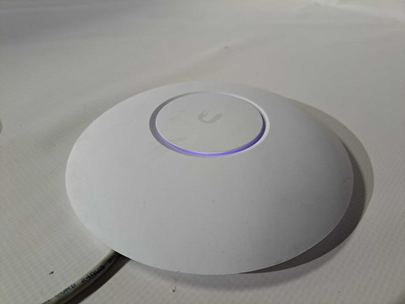 Ubiquiti Unifi AP-AC-PRO Dual Radio Wi-Fi Access Point with Mounting Bracket )