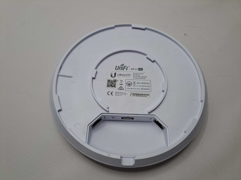 Ubiquiti Unifi AP-AC-PRO Dual Radio Wi-Fi Access Point with Mounting Bracket )