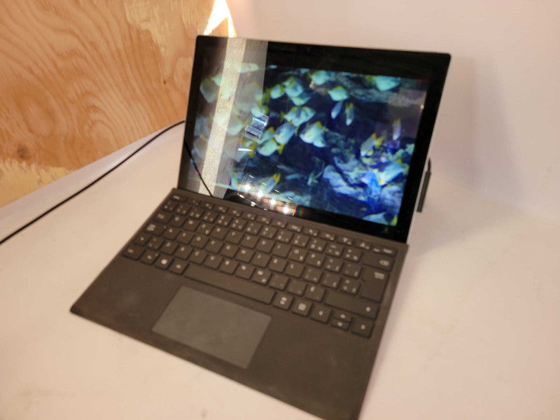 Microsoft Surface Pro 6 - i5-8350U 1.7GHz, 8GB RAM, 256GB SSD