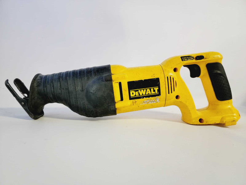 DeWALT DC385 18V Cordless Variable Speed Reciprocating Saw [No Battery] Q(