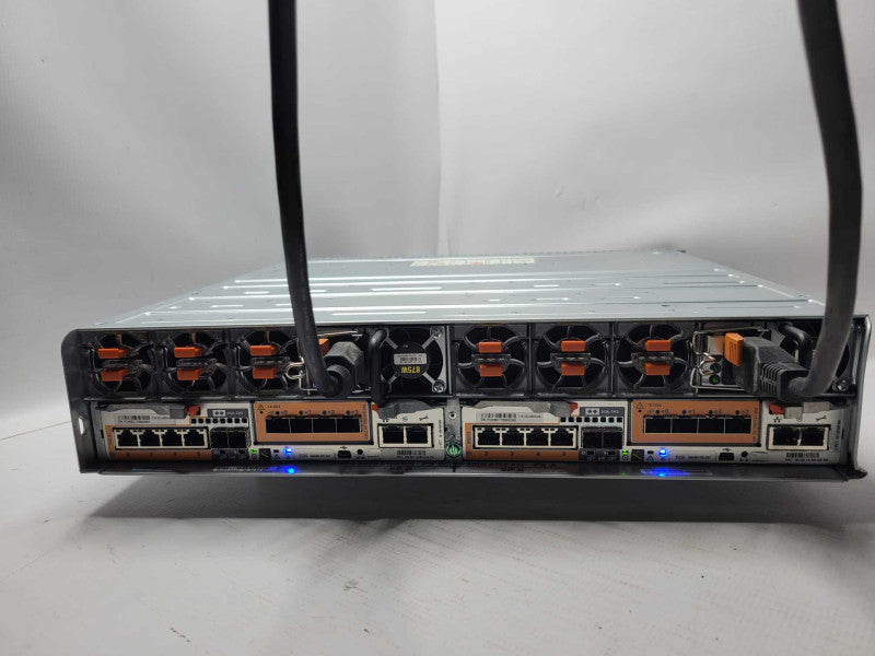 EMC BPE25 25x 2.5\\" HDD Bays storage array w/ 2x 110-223-000D-05, 2x PSU Read _