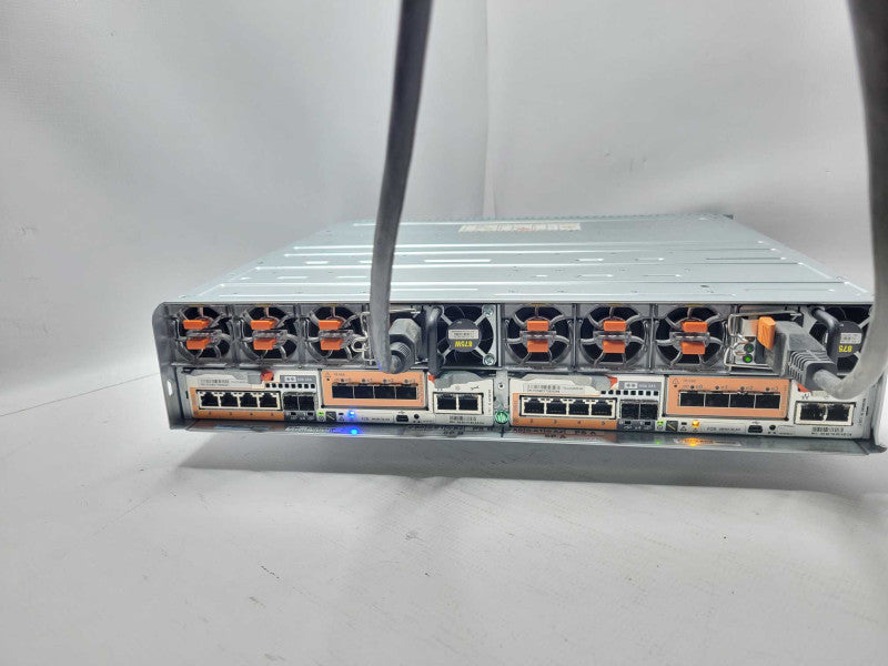 EMC BPE25 25x 2.5\\" HDD Bays storage array w/ 2x 110-223-000D-05, 2x PSU Read _