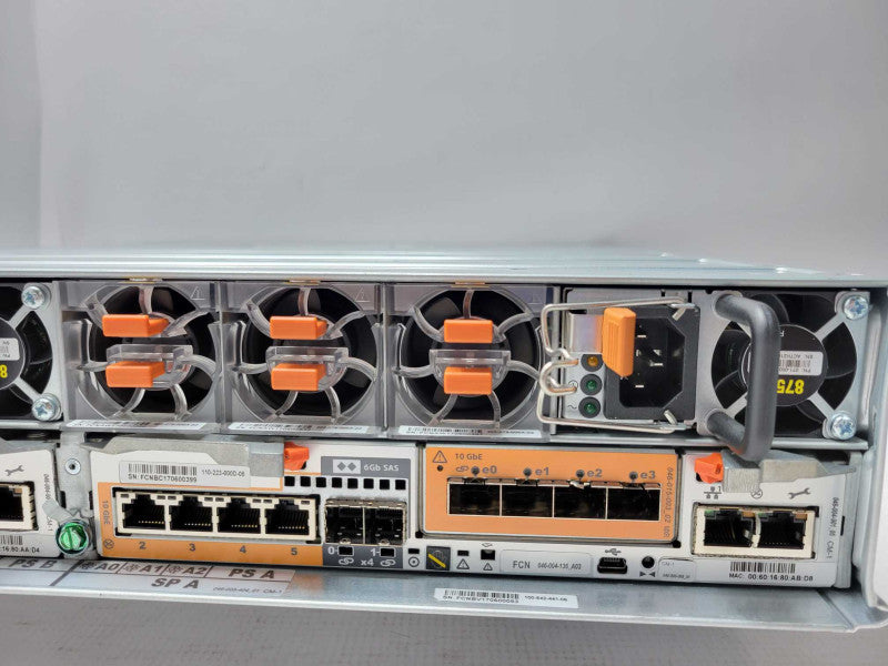 EMC BPE25 25x 2.5\\" HDD Bays storage array w/ 2x 110-223-000D-05, 2x PSU Read _