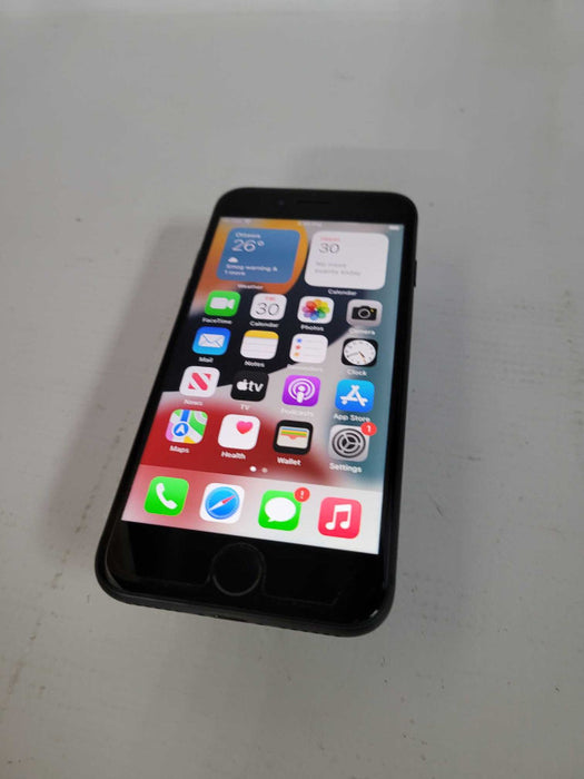 iPhone 8 64GB - READ