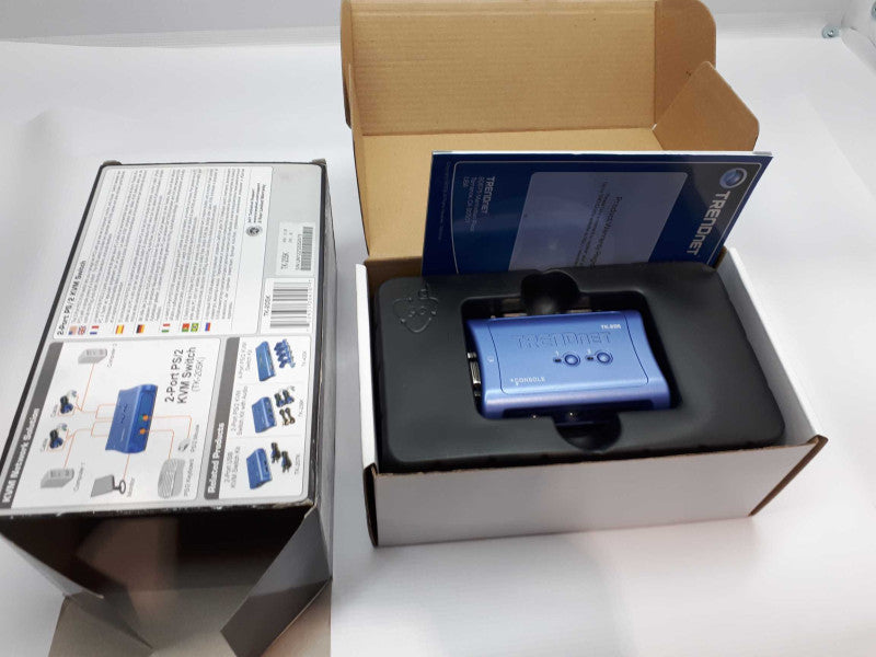 TRENDnet, KVM TK-205K 2 Port PS/2 KVM Switch Kit. NEW &