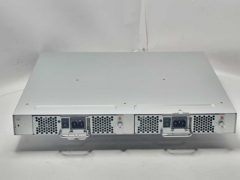 Brocade DS-6510B 48-Port 16Gb FC Switch EM-6510-24-16G-R 24-Port Act 2x PSU _