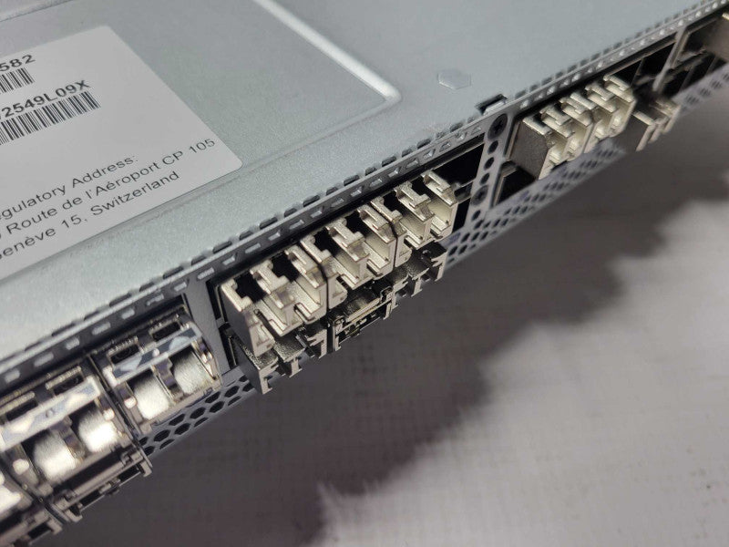 Brocade DS-6510B 48-Port 16Gb FC Switch EM-6510-24-16G-R 24-Port Act 2x PSU _