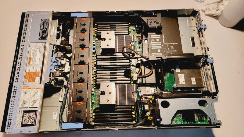 Dell PE R720, 2x Xeon E5-2640 2.5GHz, 40GB ECC DDR3, H710p Mini, 2x PSU, 3.5 (