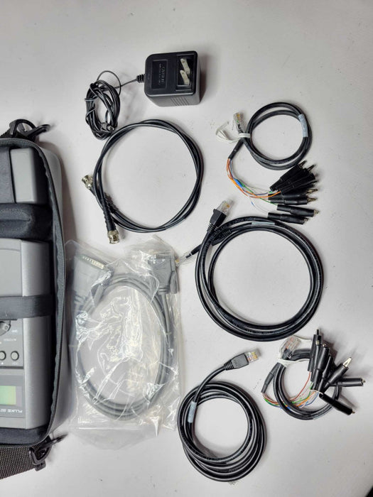 Fluke 652 LAN Cablemeter and 650R Remote with power adapter and cables _