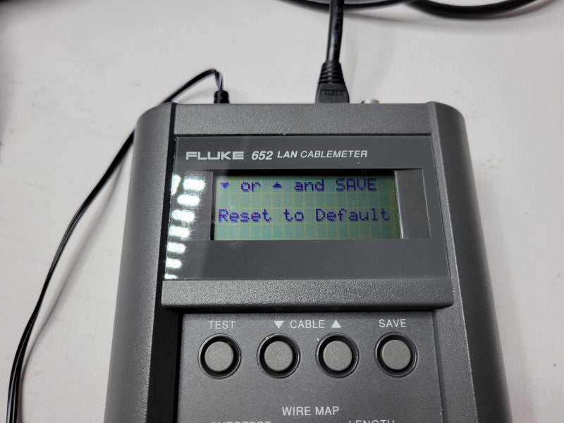 Fluke 652 LAN Cablemeter and 650R Remote with power adapter and cables _