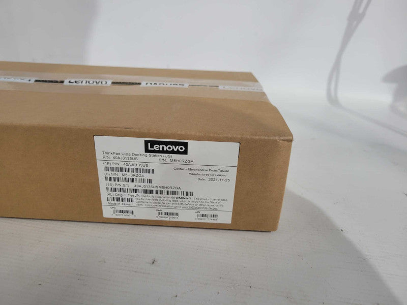 Lenovo ThinkPad Ultra Dock 40AJ0135US Docking Station NEW !