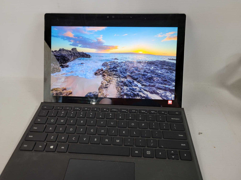 Microsoft Surface Pro 4 - i5-6300U 2.4GHz, 4GB RAM, 128GB SSD