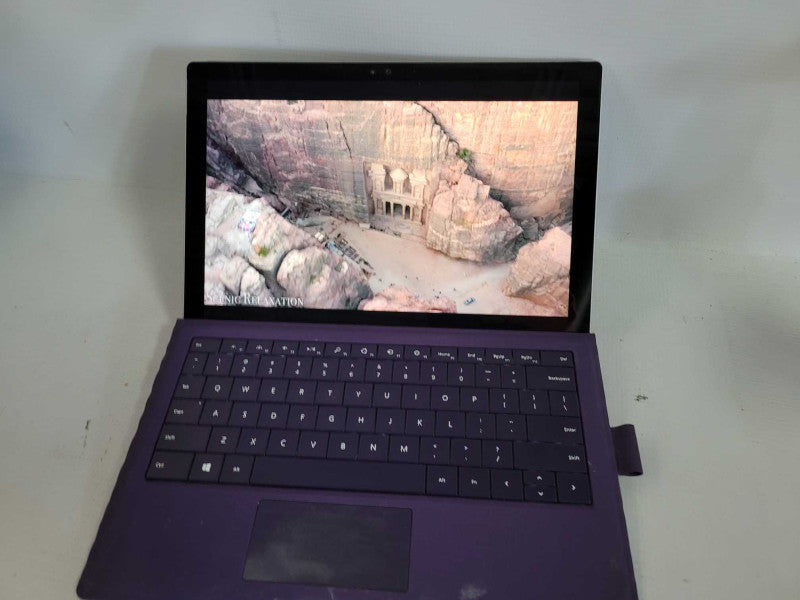 Microsoft Surface Pro 4 - i5-6300U 2.4GHz, 8GB RAM, 256GB SSD