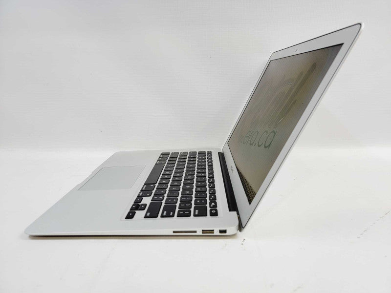 MacBook Air 2015 13\\" Core i5-5250U @ 1.60GHz 8GB DDR3 250GB SSD (