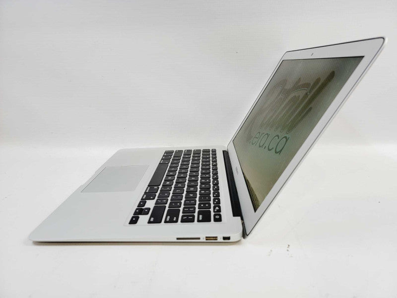 Macbook Air 2015 13\\" Core i5-5250U @ 1.6GHz 8GB DDR3 120GB SSD (