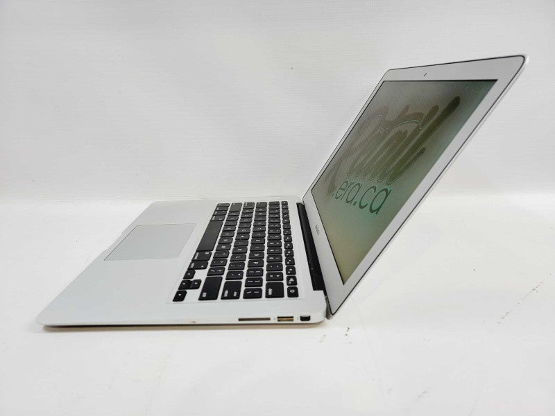 MacBook Air 2015 13\\" Core i5-5250U @ 1.60GHz 8GB DDR3 250GB SSD (