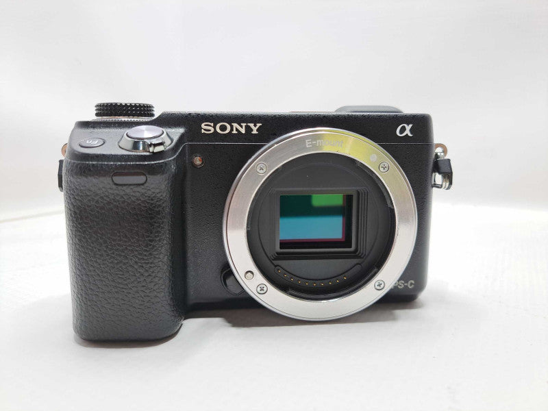 Sony NEX-6 Mirrorless Digital Camera Body- Black {16.1 M/P} + Battery&Charger )