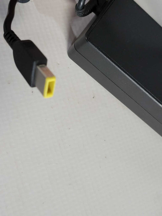 Lenovo 90W 20V 4.5Amp Laptop Power adapter, Read _