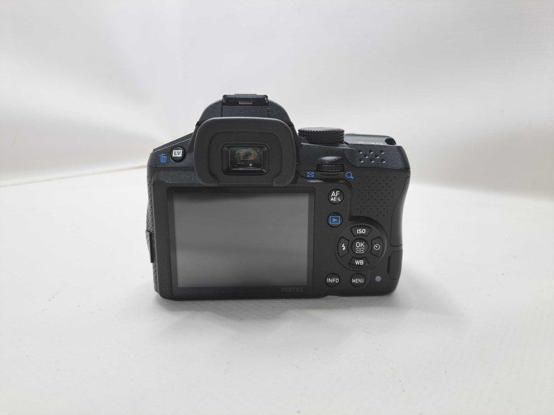 Pentax K-30 16.3 MP Digital SLR Camera - Black (Body only) )
