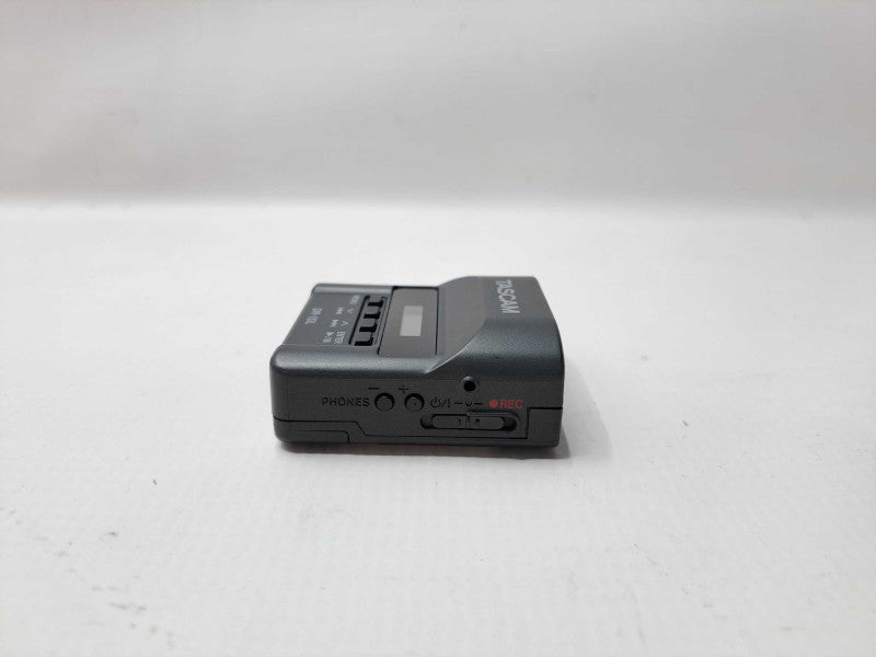 Tascam DR-10L Portable Digital Audio Recorder with Lavalier Microphone )