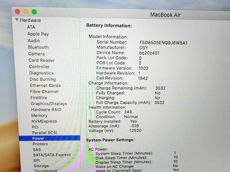 Apple Macbook Air Retina 2018 13\\" Core i5-8210Y @ 1.6GHz 8GB DDR3 250GB SSD (
