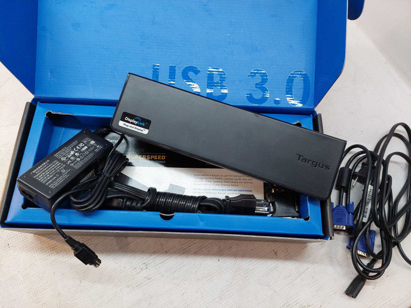 Targus Docking Station Model: ACP70CA  with cables, adaptors in box