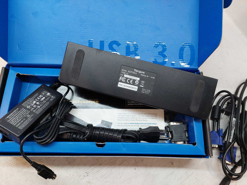 Targus Docking Station Model: ACP70CA  with cables, adaptors in box