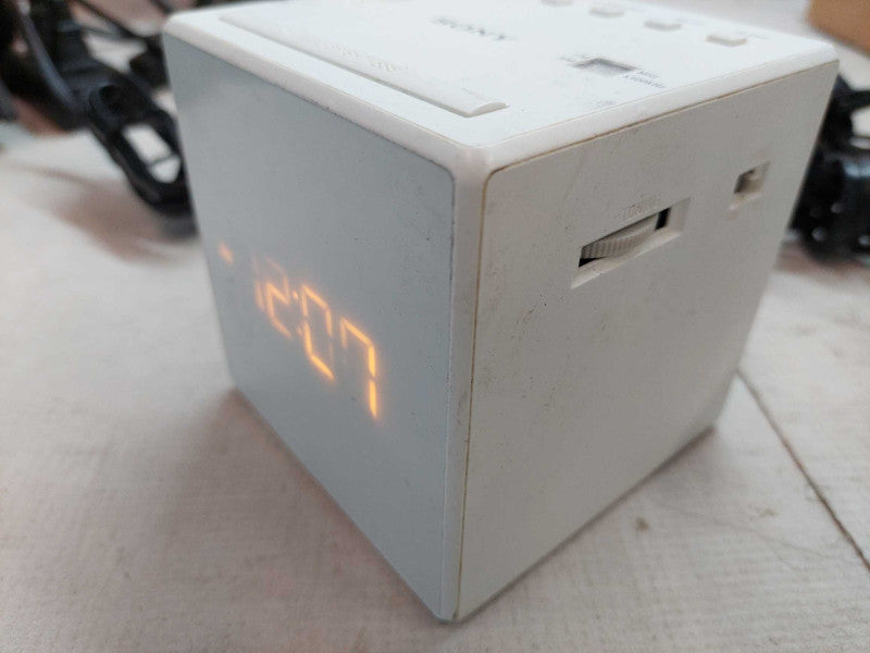Sony Alarm Clock Cube ICF-C1 Desktop AM FM Radio White  Q