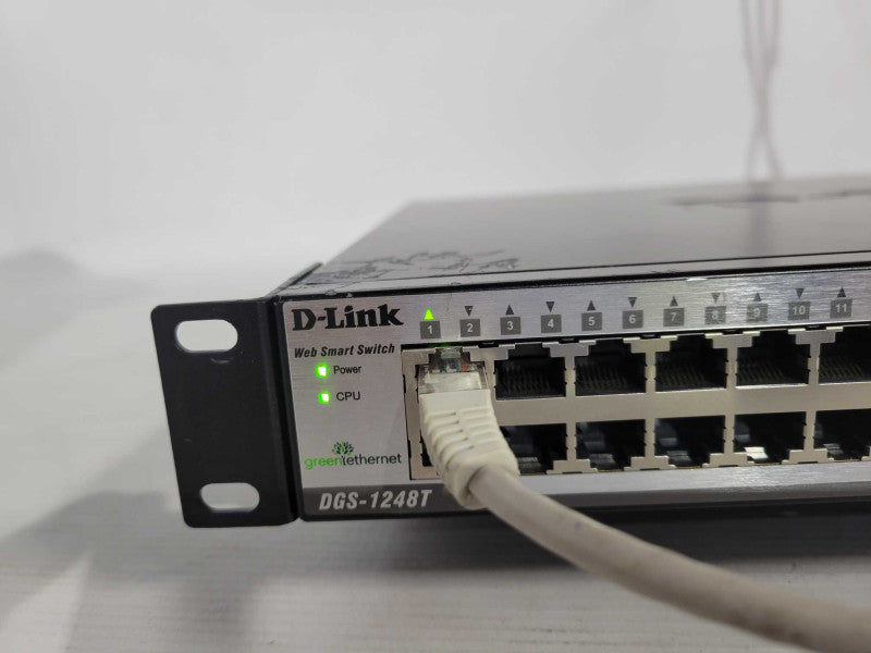 D-Link DGS-1248T Web Smart 48-Port 10/100/1000 !