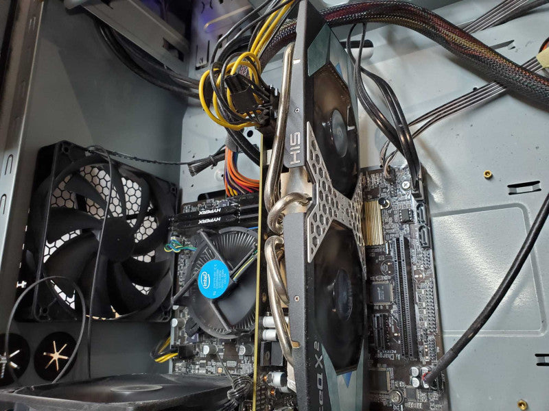 Custom PC - i7-6700 @ 3.40 GHZ 16GB DDR4, R9 380 2gb 550W PSU