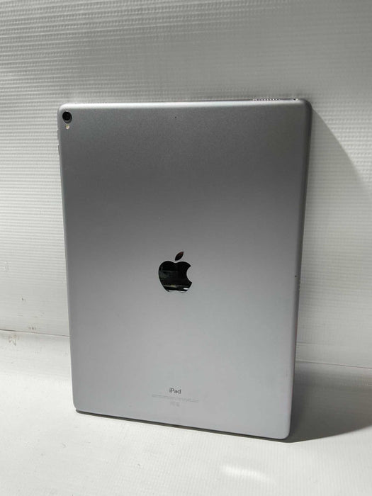 Apple iPad PRO 12.9 inch 2nd gen 64GB A1670 UNLOCKED READ  -