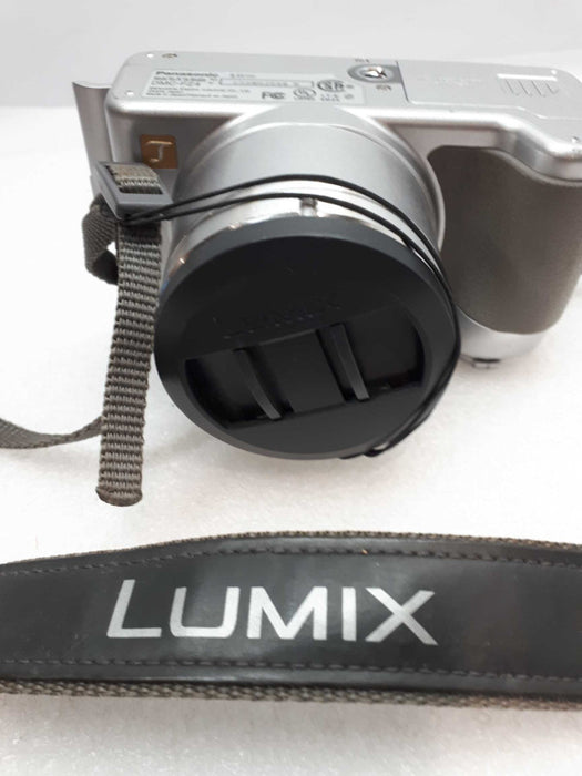 Panasonic LUMIX DMC-FZ4 8.1MP 10x Digital Camera  &
