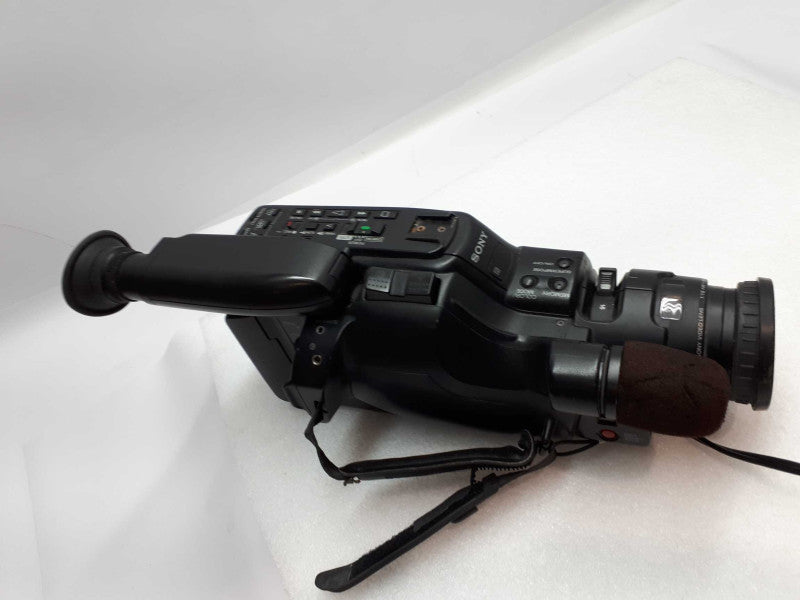 Sony CCD-F55 Handycam Video 8 Camcorder &