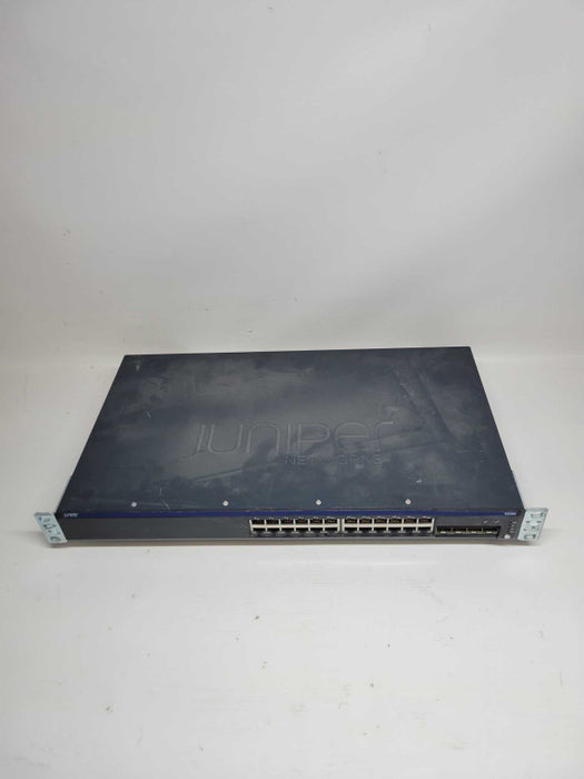 JUNIPER EX2200-24P-4G 24 port switch with 4x SFP ports Q