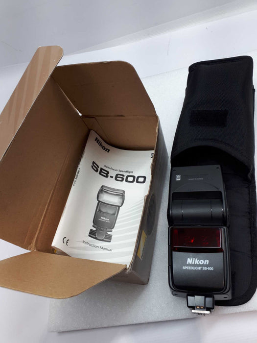 Nikon Speedlight SB-600 Shoe Mount Flash, with instructions leaflet & case &