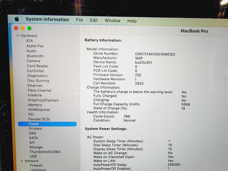 Apple Macbook 2017 15\\" Core i7-7820HQ @ 2.9GHz 16GB DDR3 500GB SSD Radeon 560 4GB (