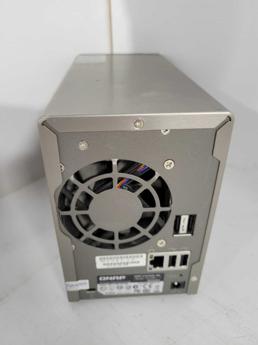 QNAP T2-219P+ Bay NAS with 2x 3.5\\" HDD Caddies !