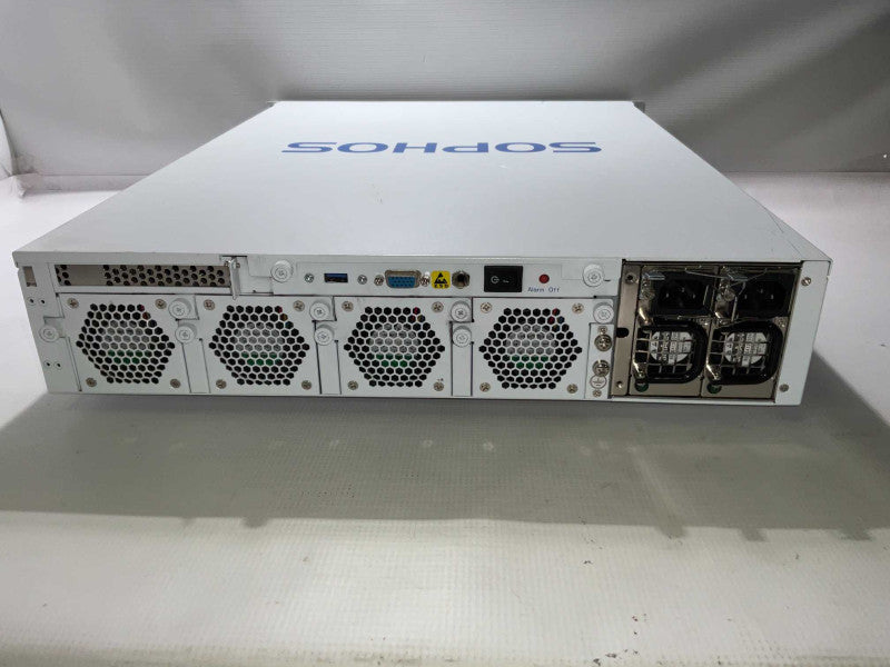 SOPHO SG 550 2x intel Xeon E5-2630 v3 @2.40GHz 24GB RAM 2x 480GB SSD  -