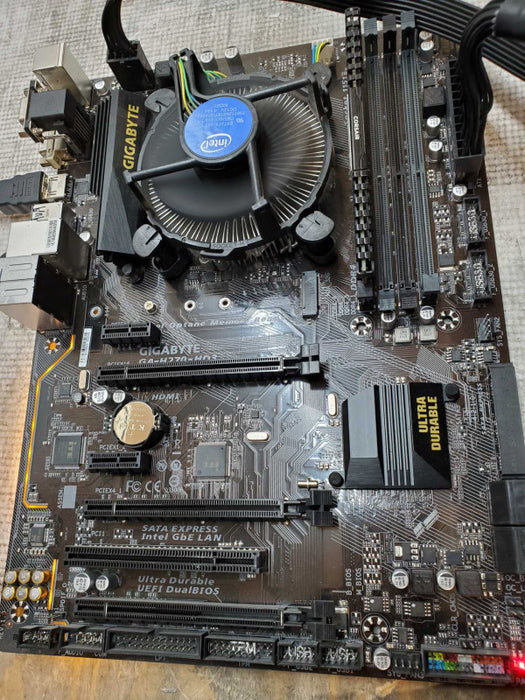 Gigabyte GA-H270-HD3 Motherboard with intel i7-7700 @ 3.60 GHZ 16GB DDR4