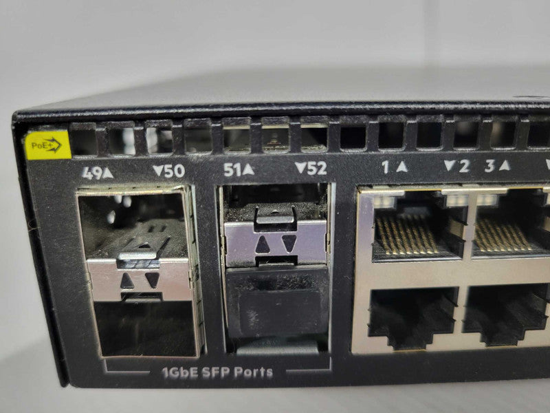 Aruba JL262A 2930F 48G PoE+ 4SFP+ Switch 1Gb/s port READ !