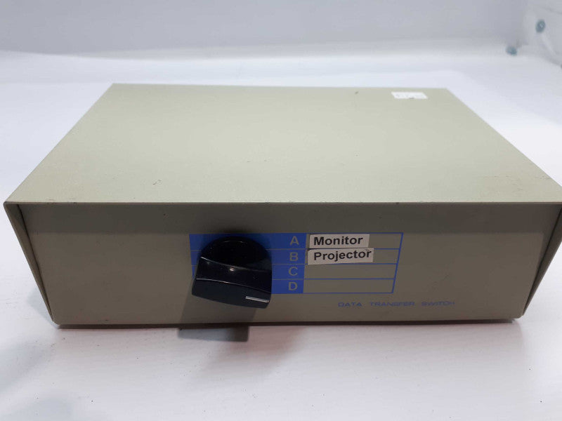 Data transfer switch box &