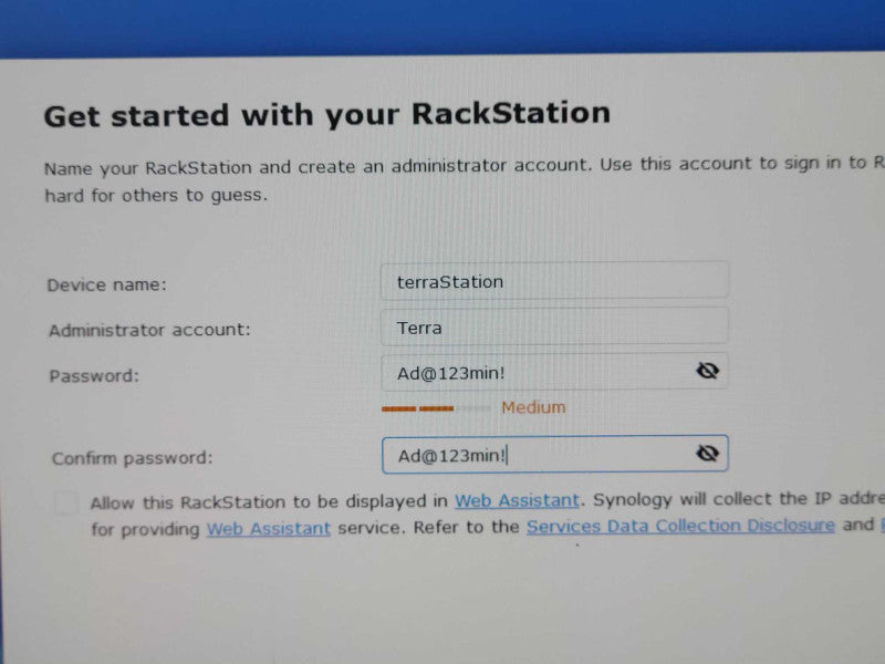 synology rackstation RS3617xs 12-Bay NAS with 4x 4TB HDDs and 12x Caddies _